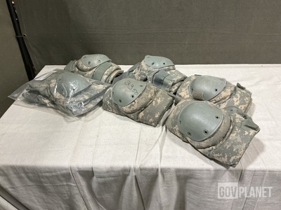(58) Pairs of Knee Pads