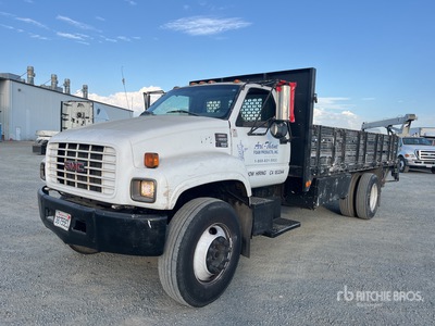 2002 GMC C6500 شاحنة مسطحة