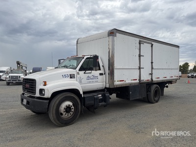 2001 GMC C6500 4x2 شاحنة فان