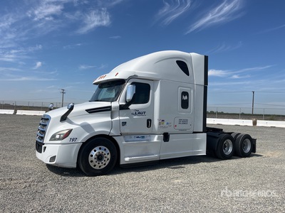 2020 Freightliner Cascadia 126 6x4 T/A Sleeper Truck Tractor