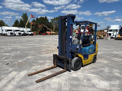 Komatsu FG20ST-12 3450 lb Pneumatic Tire Forklift