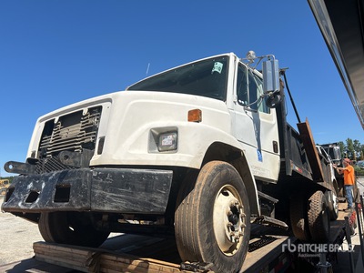 2001 Freightliner FL70 4x2 Flatbed Dump Truck