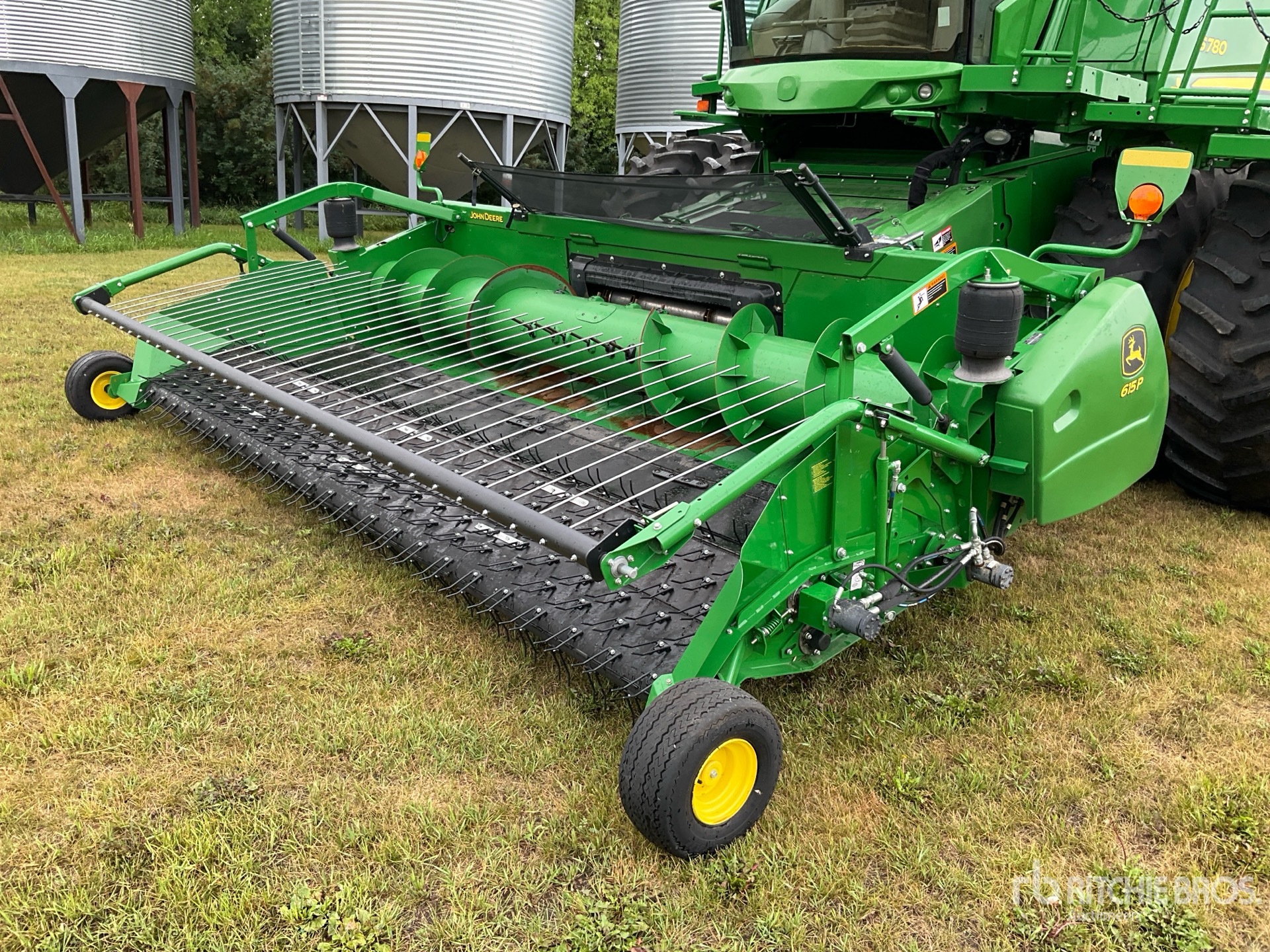 2019 John Deere 615P Combine Pickup Header