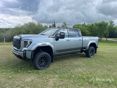 2024 GMC Sierra 2500 AT4 4x4 Crew Cab Pick-up
