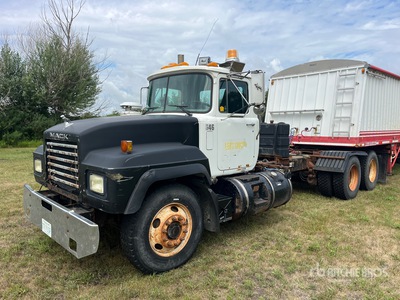 1998 Mack RD6885 6x4 Cabeza Tractora Cabina Corta