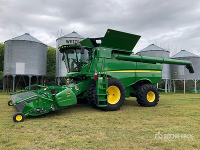 2018 John Deere S780 Combine Harvester
