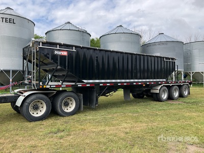 1992 Doepker 38 ft Tri/A Grain Trailer