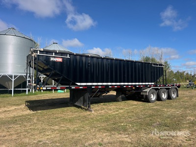 1992 Doepker 38 ft Tri/A Grain Trailer