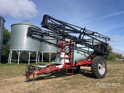 2008 Case IH SRX 160 100 ft S/A High Clearance Pull-Type Sprayer