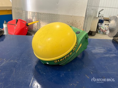 John Deere StarFire 3000 GNSS Receiver
