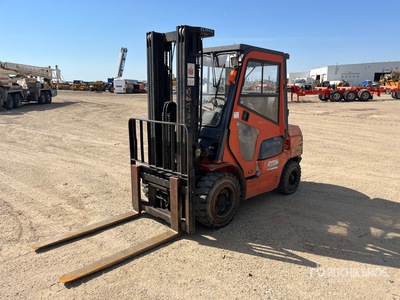 2003 Toyota 7FGU30 6000 lb Pneumatic Tire Forklift