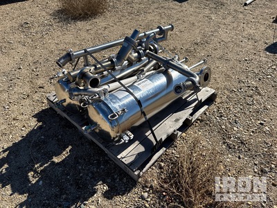 Quantity of (1) Pallets of 2009 Berlie - Falco 10 gal 2 - 10 gal stainless steel tanks Tanque de agua (Unused)