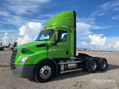 2020 Freightliner Cascadia 113 6x4 T/A Day Cab Truck Tractor