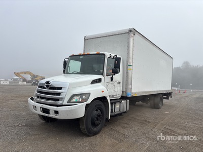 2017 Hino 268 4x2 Camion fourgon