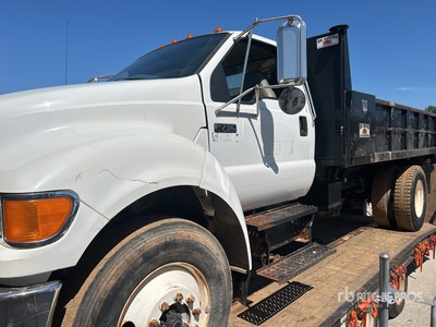 2007 Ford F-750 Camion à plateau basculant