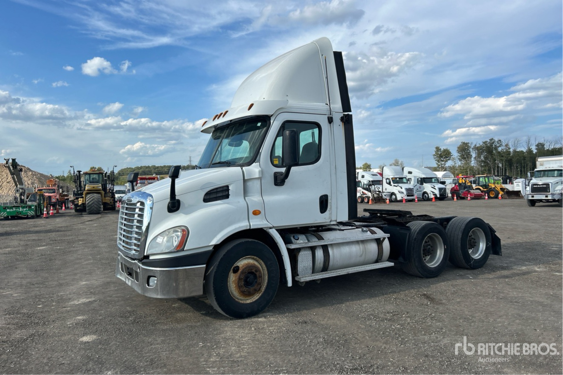 2014 Freightliner Cascadia 113 Cabeza Tractora Cabina Corta