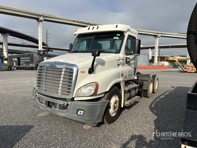 2013 Freightliner Cascadia 125 6x4 T/A Day Cab Truck Tractor (Inoperable)