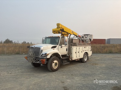 Altec TA41M 40 ft on 2010 International 7400 4x2 Cable Placer Bucket Truck