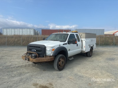 2015 Ford F-450 4x4 Extended Cab Service Truck