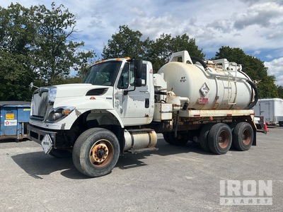 2011 International 7400 Vacuum Tanker Truck