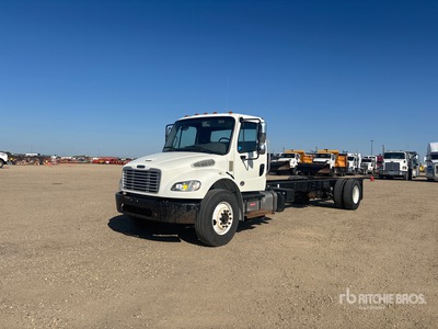 2019 Freightliner M2106 4x2 Camion fourgon