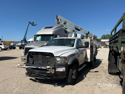 2013 Ram 4500 4x4 Camion à godets