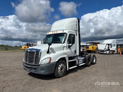 2014 Freightliner Cascadia 125 6x4 T/A Day Cab Truck Tractor