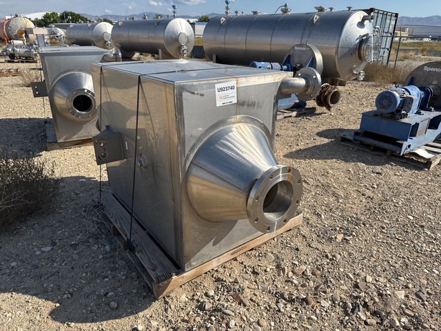 2008 Berlie - Falco 113 gal Stainless Steel Water Tank