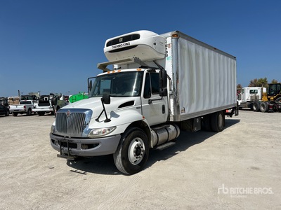 2013 International 4300 4x2 Van Truck