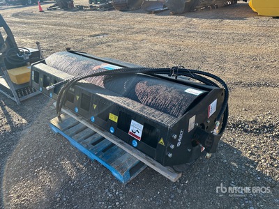 2025 Mower King 71 in 71 in Vibratory Compactor スキッドステア付属部品 - Fits MOWER KING SSVR72