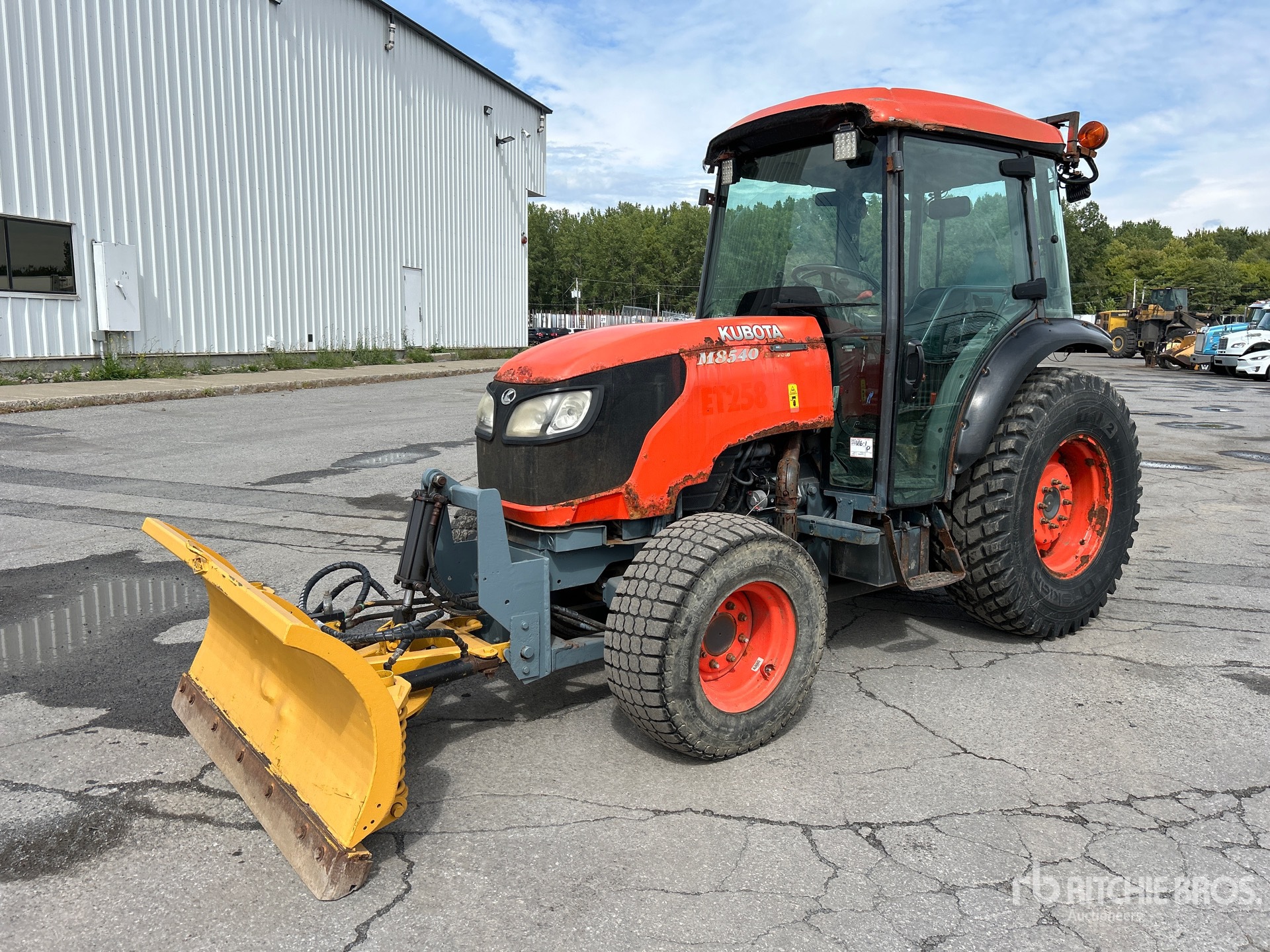 2013 Kubota M8540 Tracteur agricole utilitaire
