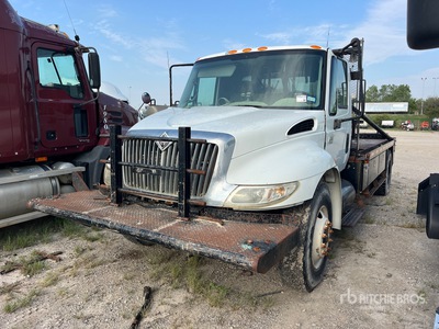 2005 International 4300 4x2 T/A Day Cab Truck Tractor (Inoperable)