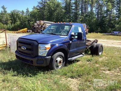 2012 Ford F-350 Super Duty XL Cab and Chassis