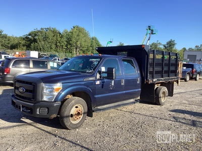 2015 Ford F-350 Super Duty XL Flatbed Truck