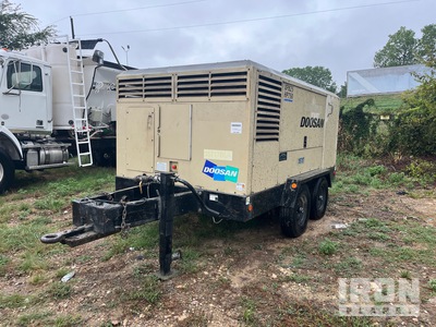 2016 Doosan XP825/HP750WCU 750 cfm Mobile コンプレッサー