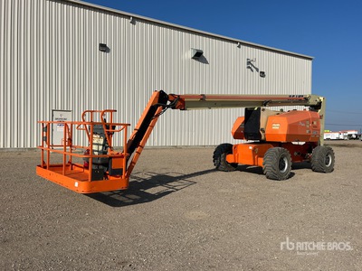 2013 JLG 800 AJ 4WD Diesel رافعة بذراع