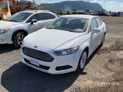 2016 Ford Fusion Hybrid Automobile
