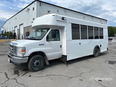 2018 Ford E-450 4x2 Bus