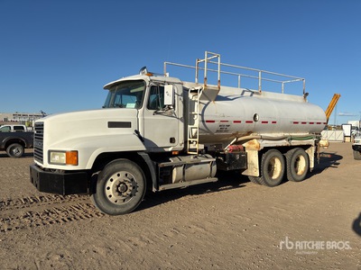 2002 Mack Water Truck