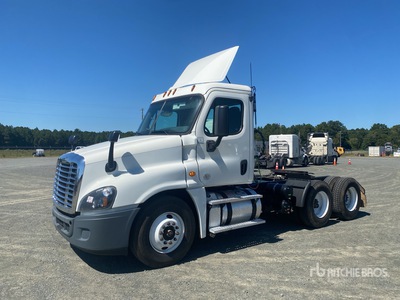 2019 Freightliner Cascadia 125 6x4 Ciągnik siodłowy T/A z kabiną dzienną