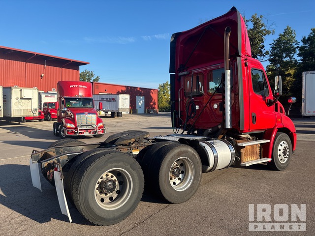 CAMIóN 2016 FREIGHTLINER