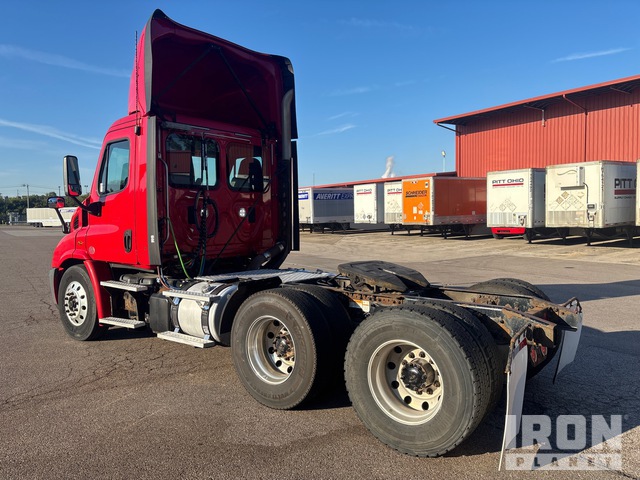CAMIóN 2016 FREIGHTLINER