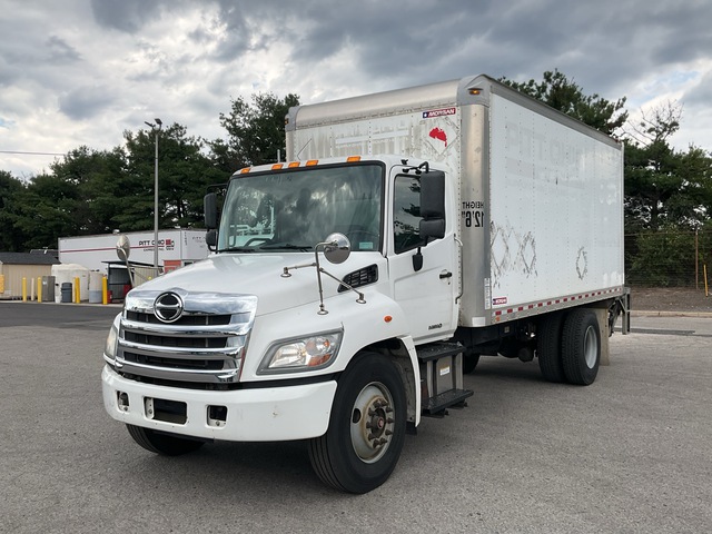 2019 Hino 338 4x2 Van Truck 2019 Hino 338 4x2 Van Truck