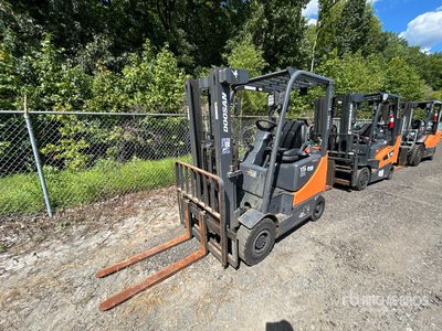 Doosan G15S-5 2800 lb Pneumatic Tire Forklift
