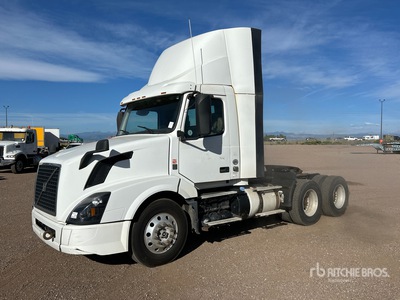 2016 Volvo VNL300 6x4 Cabeza Tractora Cabina Corta