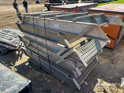 Quantity of (6) Aluminum Stairs Varios, tienda, almacen, consumidor