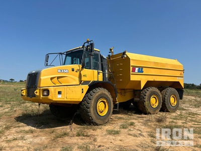 2013 Bell B35D WT 8000 gal 6x6 Camion de agua articulado