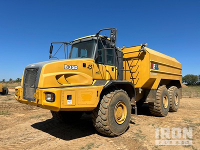 2014 Bell B35D WT 8000 gal 6x6 給水車