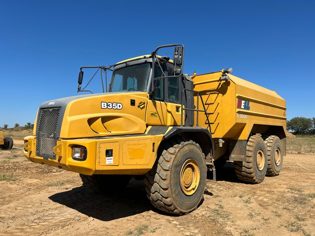 2013 Bell B35D 8000 gal 6x6 Articulated Water Truck 2013 Bell B35D 8000 gal 6x6 Articulated Water Truck