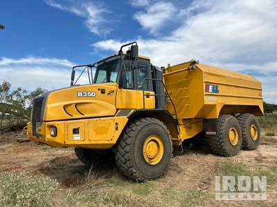 2014 Bell B35D WT 8000 gal 6x6 Articulated Water Truck